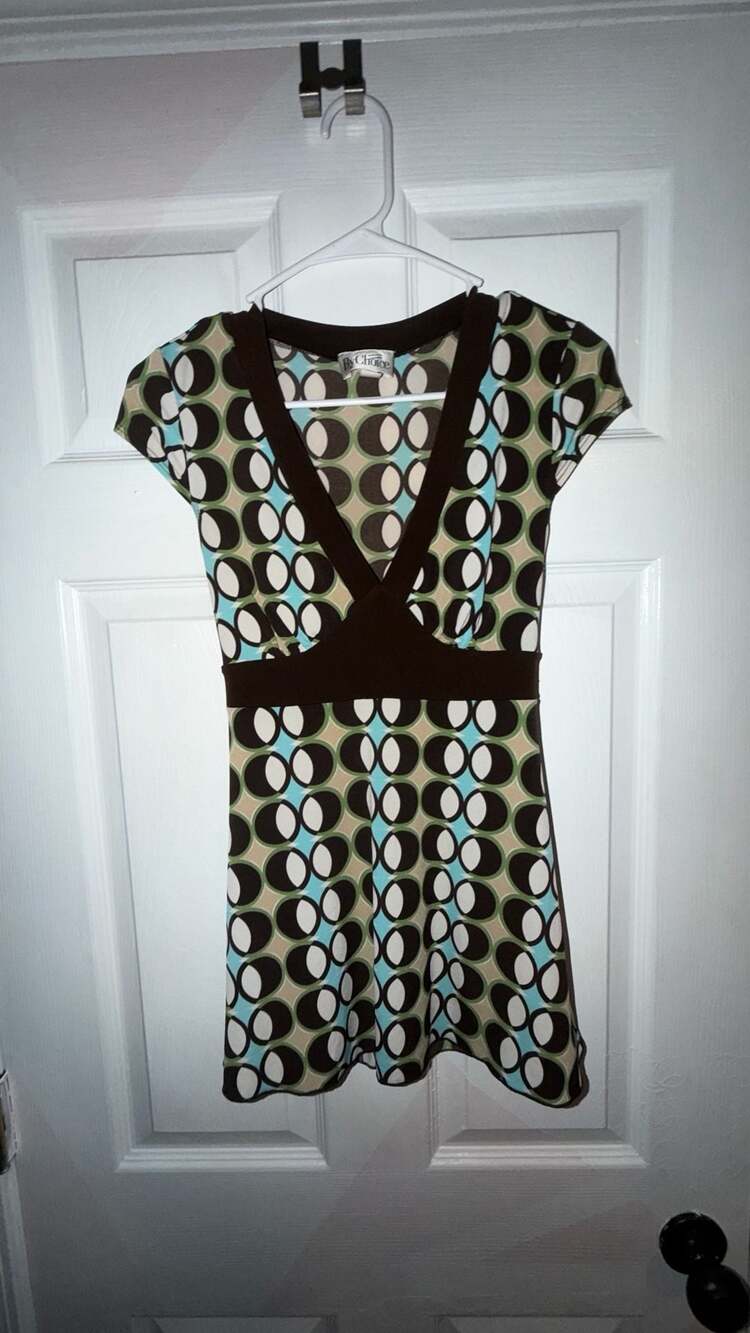 By Choice Women's Short Sleeve V-Neck Graphic Print Sheath Dress